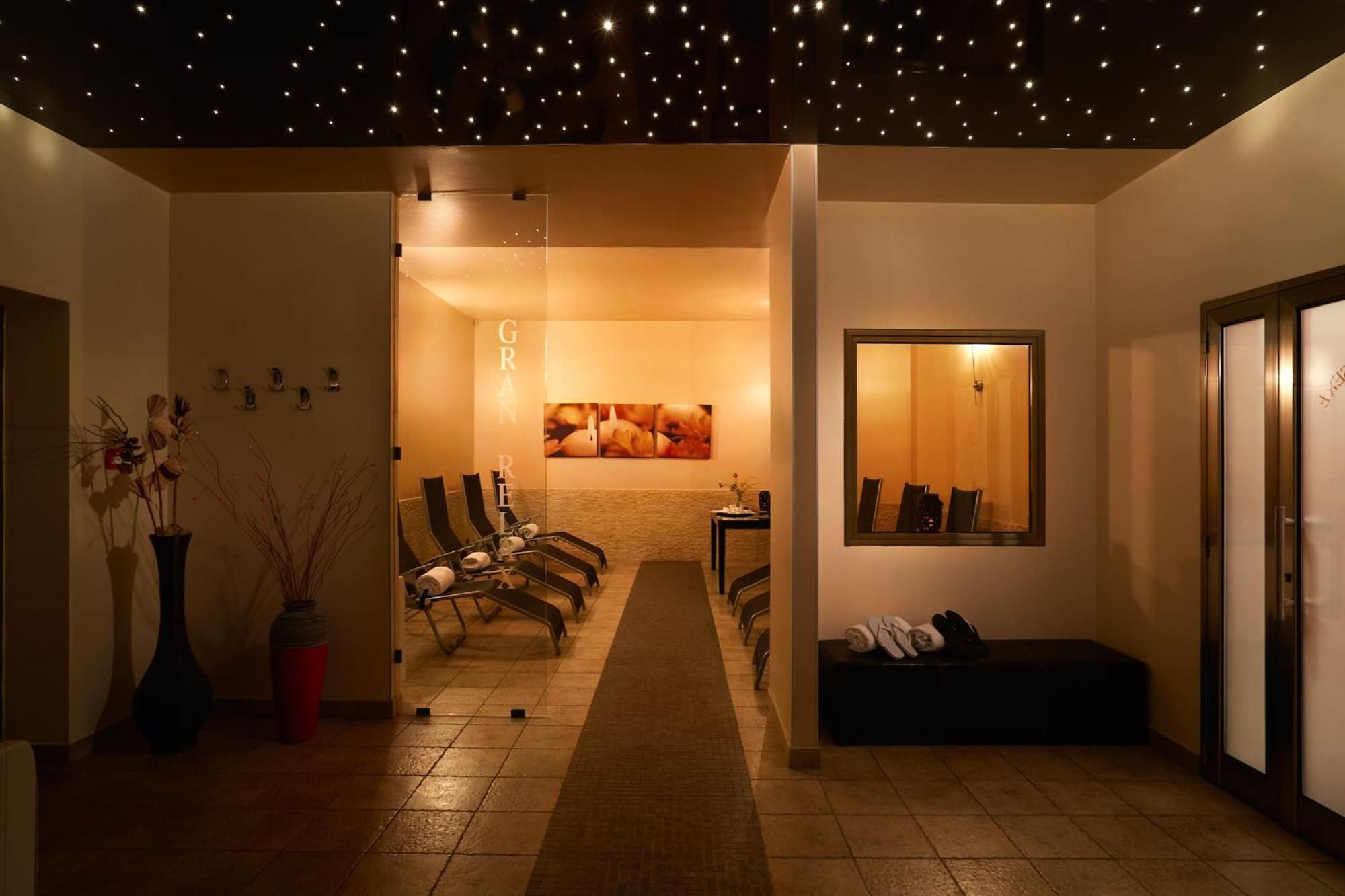 Hotel Relax