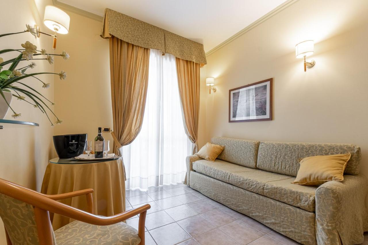 Relax 4* Syracuse